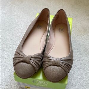 Easy Spirit Tan Flats with Ruched Detail